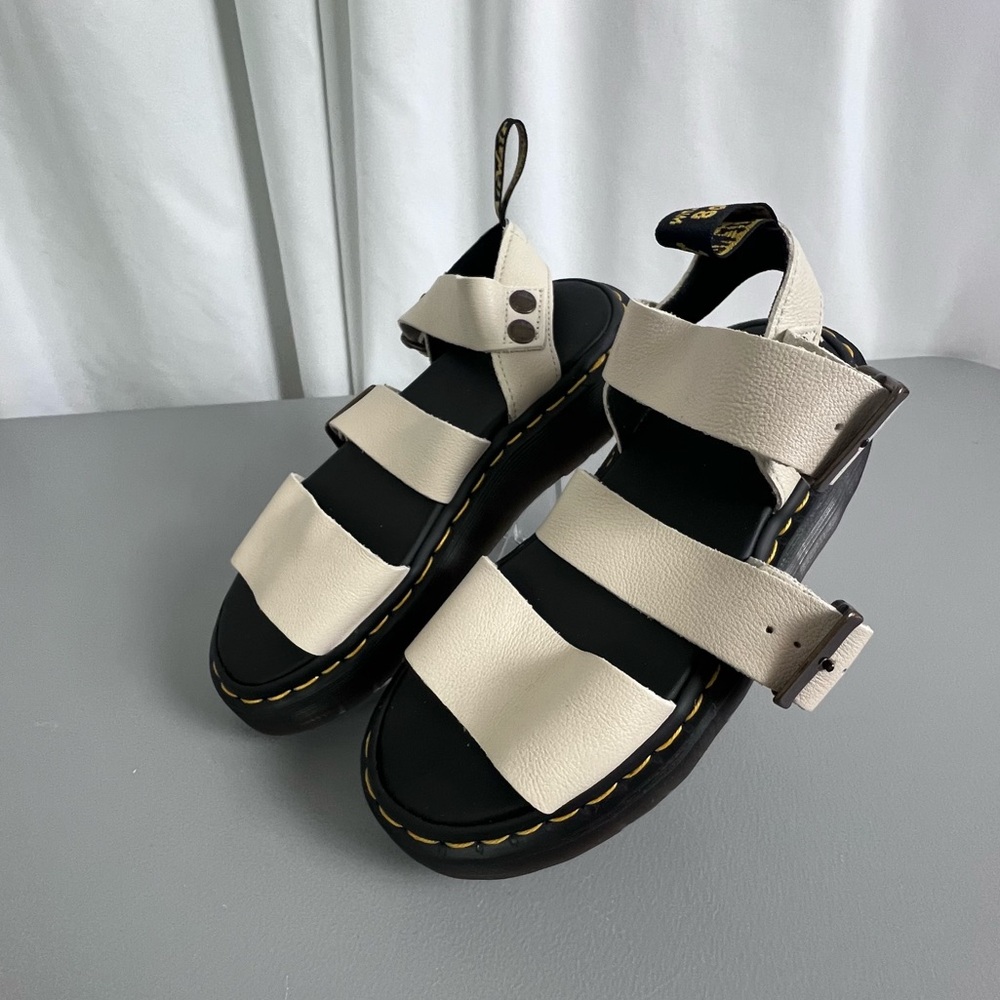 Dr. Martens Womens tan Sandals size 6 - Picture 3 of 8